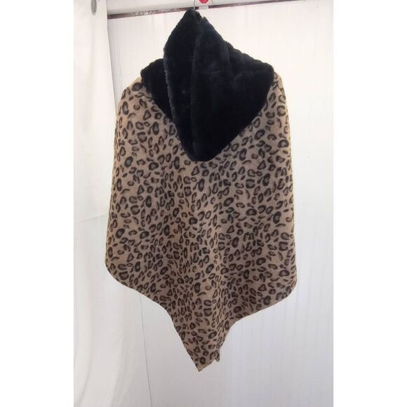 Faux fur and animal print shawl, cape ,wrap, pull over. OS - Picture 2 of 5